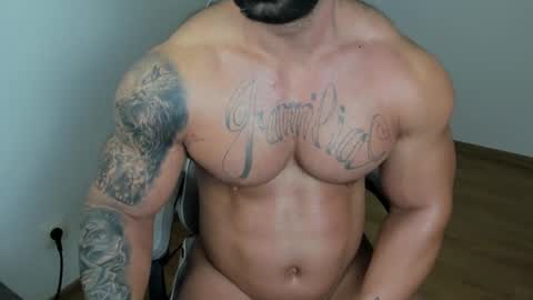 Snapshot of jaxonhunk chatting on February 15, 3:20 am JaxonHunk online show from February 15, 3:20 am