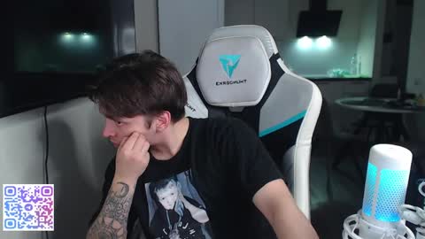 Jayce online show from April 1, 5:54 pm