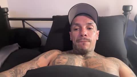 jayjaythebutcher23 online show from November 11, 1:43 am