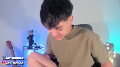 jaythomax online show from January 30, 9:04 pm