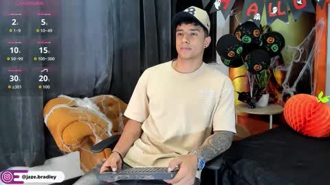Snapshot of jaze_bradley chatting on October 22, 11:36 am jaze_bradley online show from October 22, 11:36 am