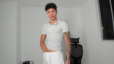 jdmontoya_ online show from June 24, 4:48 am