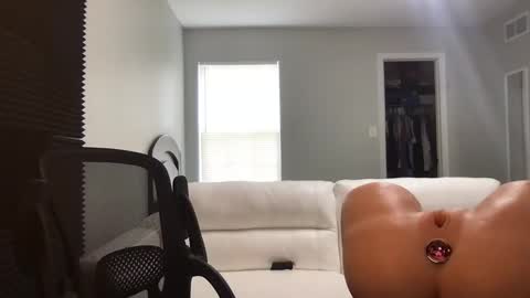 jeanwhitebianco online show from November 29, 6:10 pm