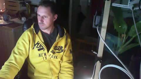 Snapshot of jef74700 chatting on January 16, 3:45 am Jrme online show from January 16, 3:45 am