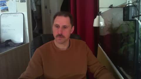 Snapshot of jef74700 chatting on March 7, 8:45 am Jrme online show from March 7, 8:45 am