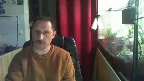 Snapshot of jef74700 chatting on March 10, 6:16 am Jrme online show from March 10, 6:16 am