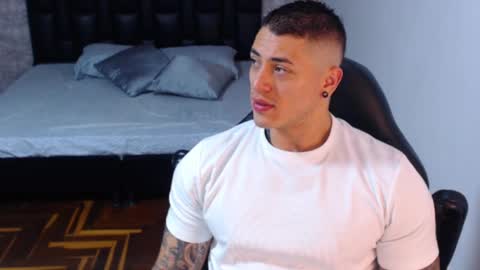 Snapshot of jeremy_lane chatting on February 26, 9:35 pm Jeremy lane online show from February 26, 9:35 pm
