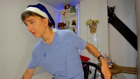 jero independent model online show from December 4, 11:23 pm