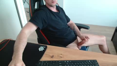 Boy likes daddies online show from May 14, 1:53 pm