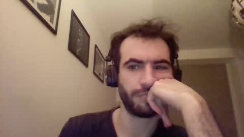 Snapshot of jestersquid89 chatting on February 21, 7:22 am jestersquid89 online show from February 21, 7:22 am