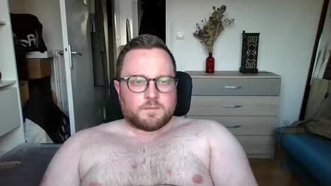 jeuneloup92 online show from March 4, 5:42 pm