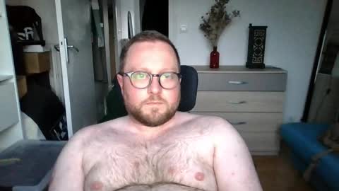 jeuneloup92 online show from March 30, 6:42 pm