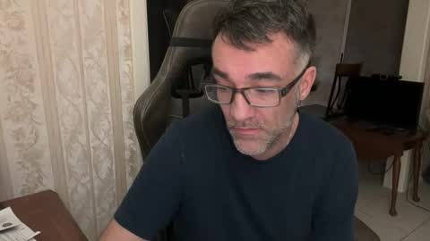 jglisson83 online show from December 21, 9:56 pm