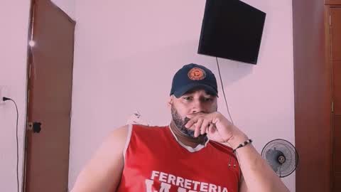 En moreno online show from January 17, 7:00 am