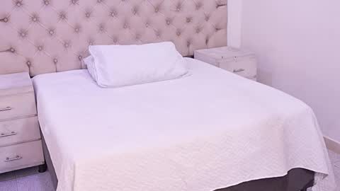 jhoanleandro online show from February 14, 6:19 am