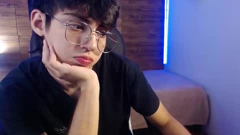 Jhoel online show from November 11, 8:36 pm