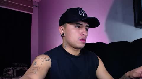 jhon_mendoza_ online show from October 8, 4:17 am