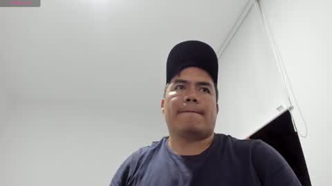 jhonatan_morales_s online show from August 2, 2:10 am
