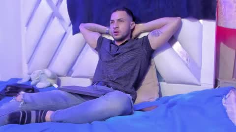 Snapshot of jhonny_flames7 chatting on December 5, 3:15 am jhonny online show from December 5, 3:15 am