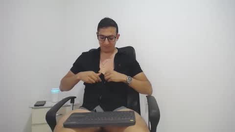 Snapshot of jhonstevens1995 chatting on October 21, 9:39 pm jhonstevens1995 online show from October 21, 9:39 pm