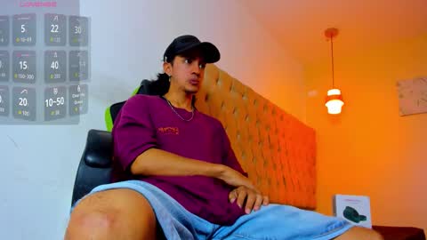 Snapshot of jimdreams chatting on October 19, 1:36 pm jimdreams online show from October 19, 1:36 pm