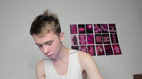 Snapshot of jimyti_bad_boy chatting on December 9, 10:15 pm jimyti_bad_boy online show from December 9, 10:15 pm