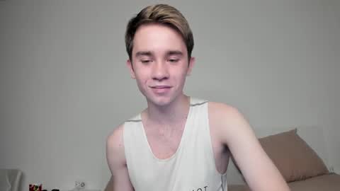 Snapshot of jimyti_bad_boy chatting on February 5, 7:53 pm jimyti_bad_boy online show from February 5, 7:53 pm
