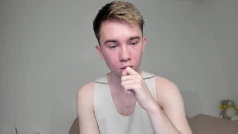 Snapshot of jimyti_bad_boy chatting on March 4, 7:54 pm jimyti_bad_boy online show from March 4, 7:54 pm