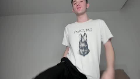 Snapshot of jimyti_bad_boy chatting on February 28, 9:23 pm jimyti_bad_boy online show from February 28, 9:23 pm