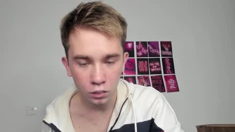 Snapshot of jimyti_bad_boy chatting on December 10, 10:27 pm jimyti_bad_boy online show from December 10, 10:27 pm