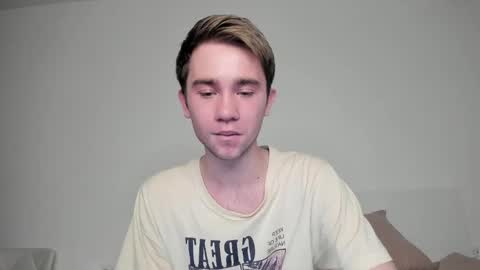 Snapshot of jimyti_bad_boy chatting on February 10, 6:35 pm jimyti_bad_boy online show from February 10, 6:35 pm
