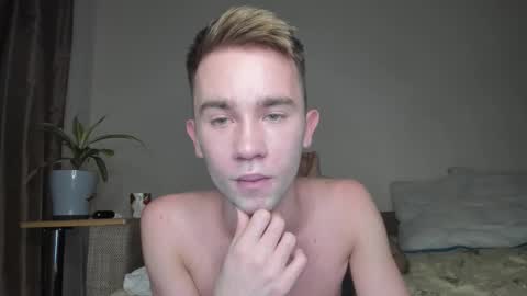 Snapshot of jimyti_bad_boy chatting on September 16, 10:54 pm jimyti_bad_boy online show from September 16, 10:54 pm