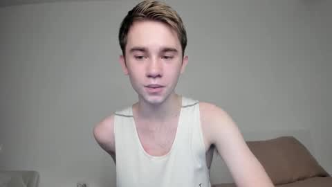 Snapshot of jimyti_bad_boy chatting on January 30, 4:45 pm jimyti_bad_boy online show from January 30, 4:45 pm