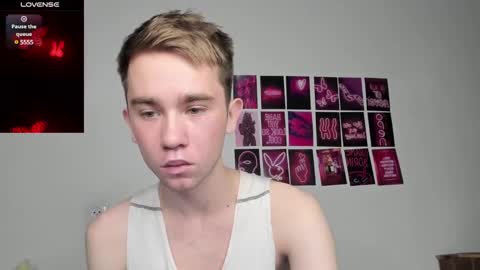 Snapshot of jimyti_bad_boy chatting on December 7, 11:23 pm jimyti_bad_boy online show from December 7, 11:23 pm