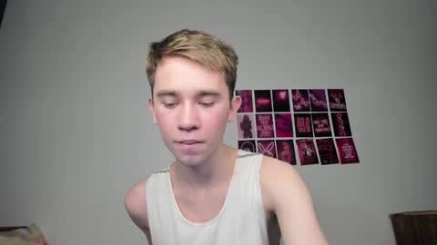 Snapshot of jimyti_bad_boy chatting on December 17, 3:39 am jimyti_bad_boy online show from December 17, 3:39 am