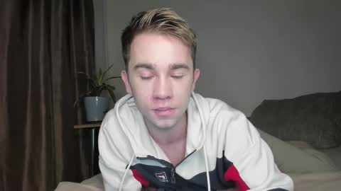 Snapshot of jimyti_bad_boy chatting on October 6, 10:14 pm jimyti_bad_boy online show from October 6, 10:14 pm
