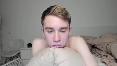 Snapshot of jimyti_bad_boy chatting on January 18, 5:25 am jimyti_bad_boy online show from January 18, 5:25 am