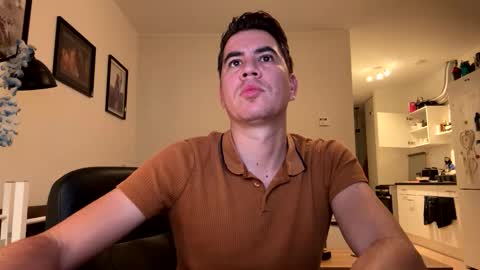 jjd8 online show from October 31, 5:05 pm