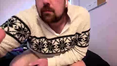 joejoe329 online show from October 25, 8:43 pm