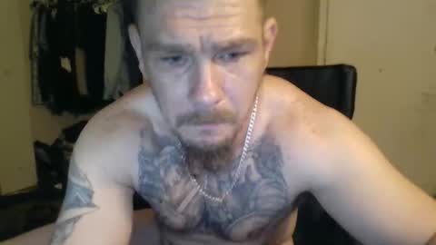 joestout22985118 online show from April 26, 10:45 am