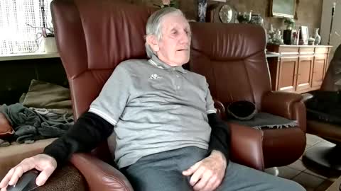 Snapshot of johan7_heet chatting on January 23, 3:32 pm johan7 heet online show from January 23, 3:32 pm