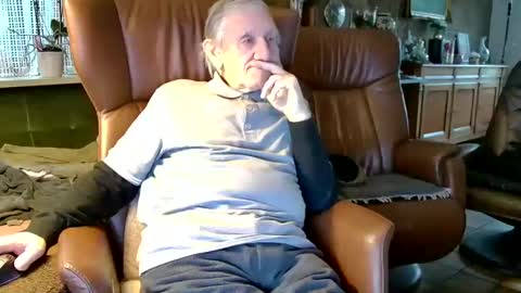 Snapshot of johan7_heet chatting on January 24, 3:13 pm johan7 heet online show from January 24, 3:13 pm