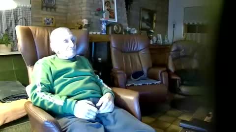 Snapshot of johan7_heet chatting on December 14, 4:31 pm johan7 heet online show from December 14, 4:31 pm