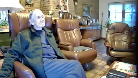 Snapshot of johan7_heet chatting on January 1, 2:42 pm johan7 heet online show from January 1, 2:42 pm