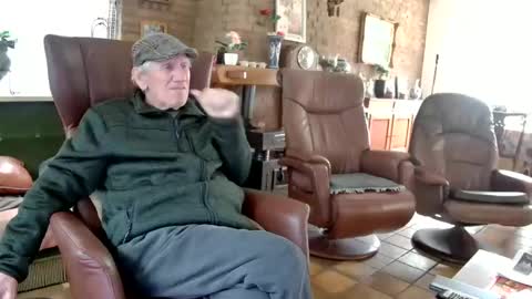 Snapshot of johan7_heet chatting on December 4, 10:24 am johan7 heet online show from December 4, 10:24 am