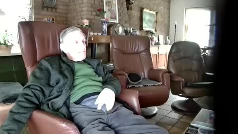 Snapshot of johan7_heet chatting on December 15, 1:22 pm johan7 heet online show from December 15, 1:22 pm
