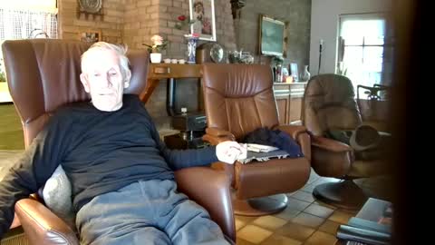 Snapshot of johan7_heet chatting on December 16, 3:00 pm johan7 heet online show from December 16, 3:00 pm