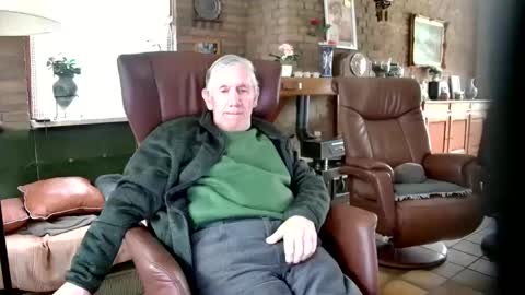 Snapshot of johan7_heet chatting on December 6, 1:22 pm johan7 heet online show from December 6, 1:22 pm