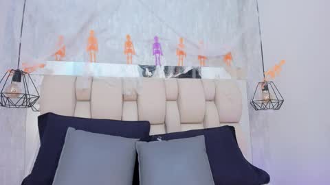 Johan  online show from October 25, 11:45 am