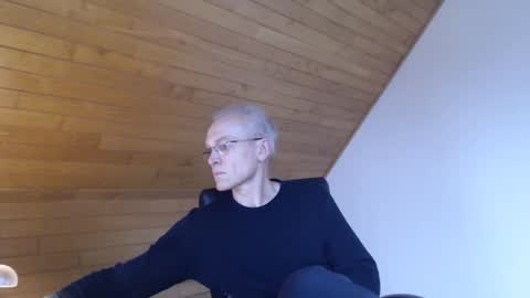 johanforu online show from December 31, 12:57 pm